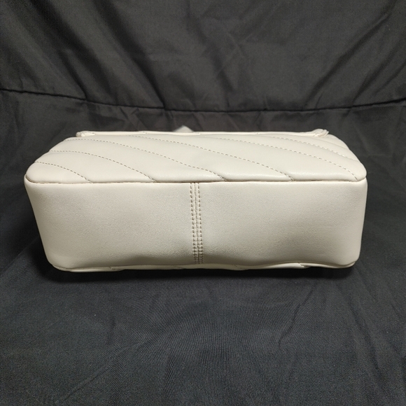 The Drop Cream Quilted Shoulder Bag with Gold Chain - Picture 5 of 11